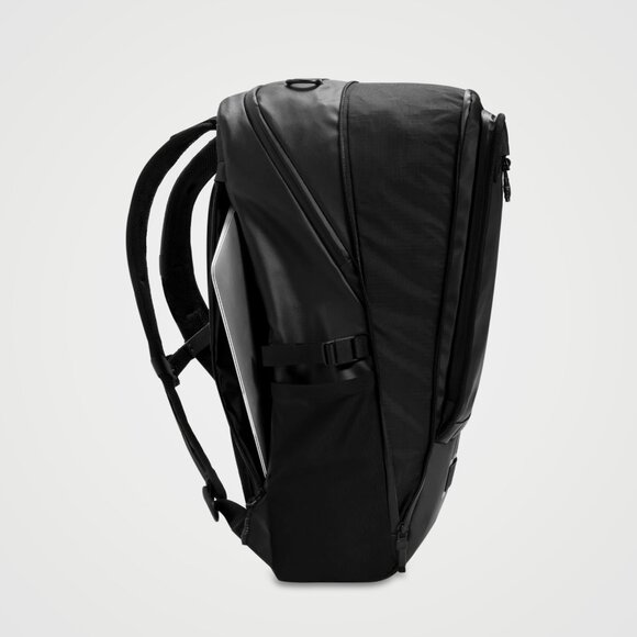 Timbuk2 Especial Scope Expandable Backpack in Jet Black - Picture 6 of 9